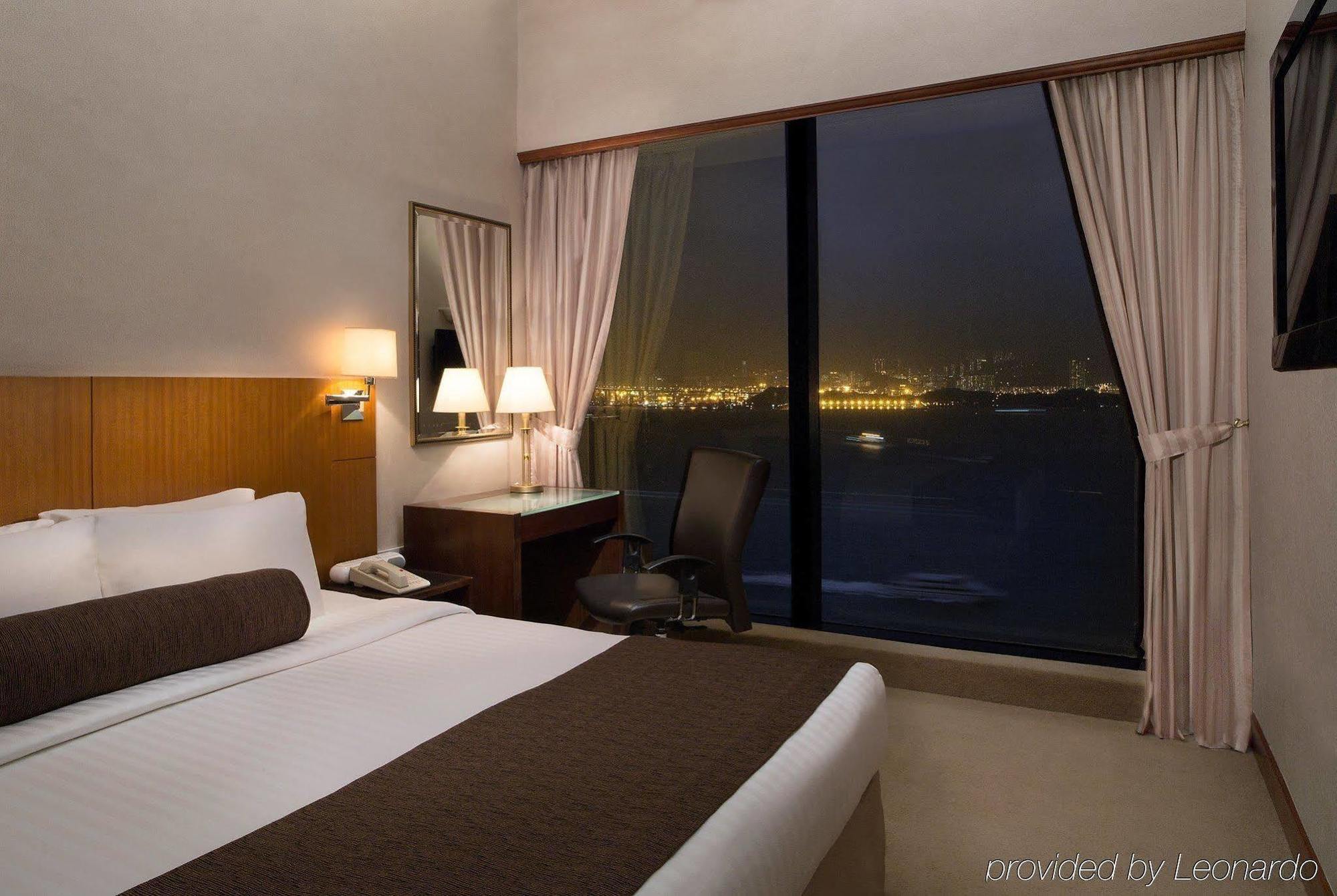 Island Pacific Hotel Hong Kong Exterior photo